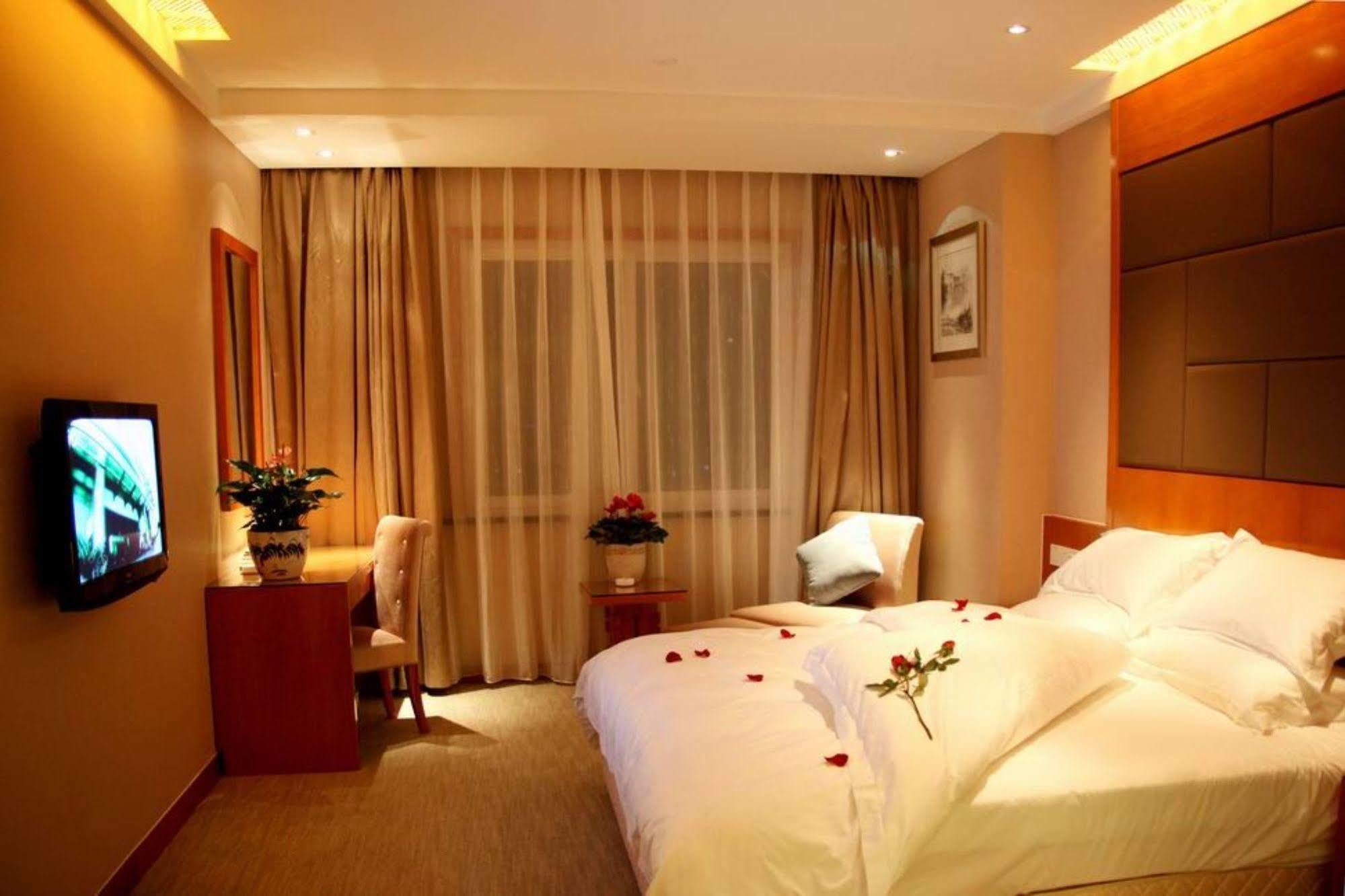 Oriental Hotel Tong Xiang Jiaxing Exterior photo